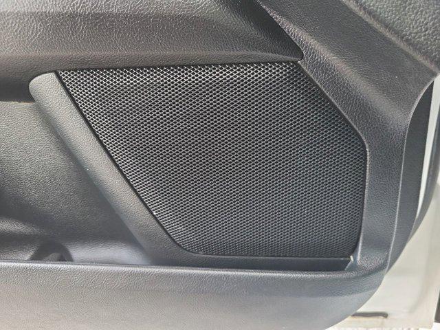 Photo of 2018 OXFORD WHITE Ford Fusion
