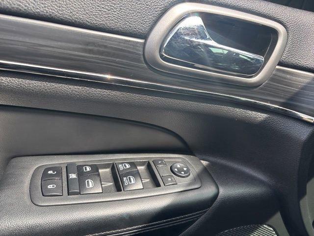 Photo of 2020 Slate Blue Pearlcoat Jeep Grand Cherokee
