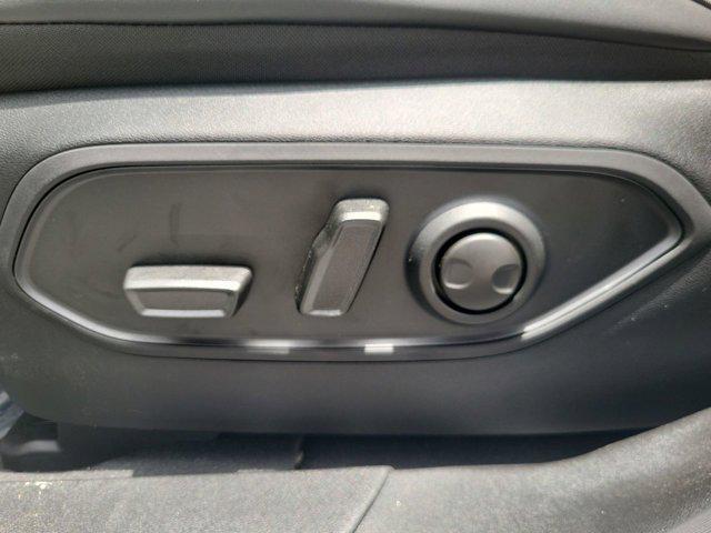 Photo of 2025 Bright White Clearcoat Jeep Wagoneer S