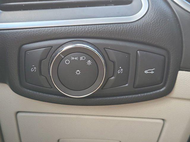 Photo of 2016 MAGNETIC METALLIC Ford Edge