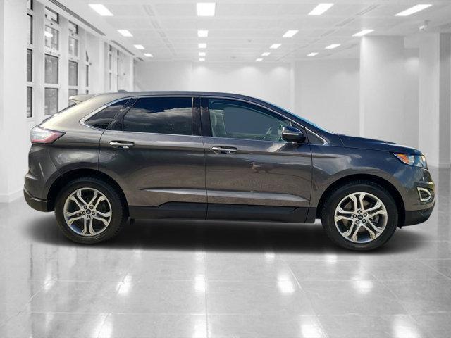 Photo of 2016 MAGNETIC METALLIC Ford Edge