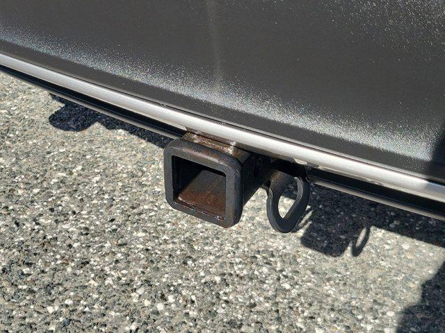 Photo of 2016 MAGNETIC METALLIC Ford Edge
