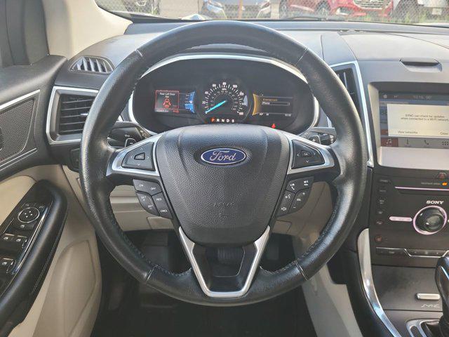 Photo of 2016 MAGNETIC METALLIC Ford Edge