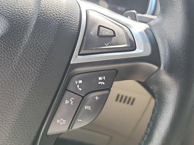 Photo of 2016 MAGNETIC METALLIC Ford Edge