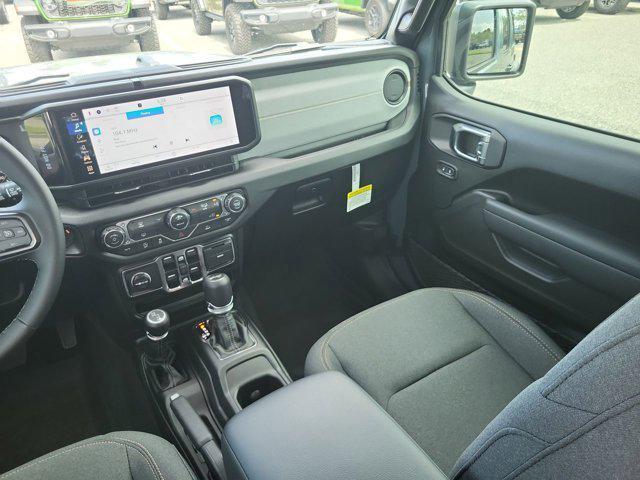 Photo of 2025 Anvil Clearcoat Jeep Wrangler