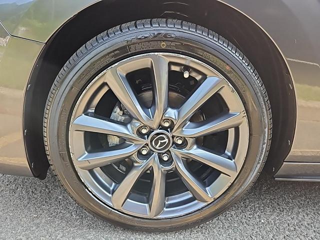 Photo of 2022 Machine Gray Metallic Mazda Mazda3