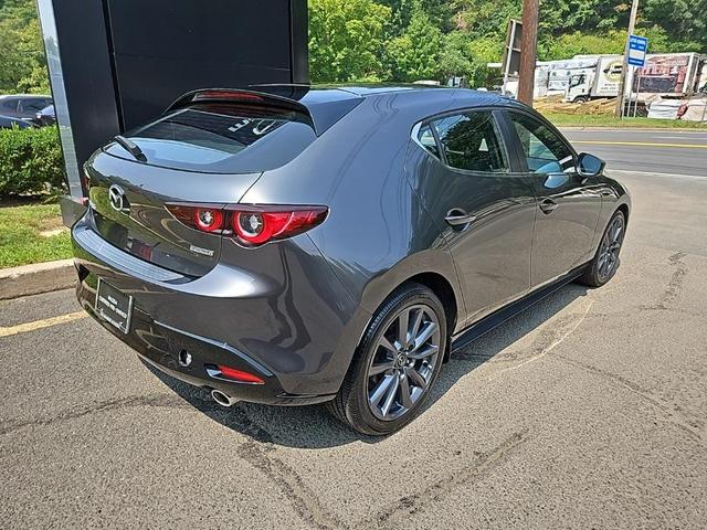 Photo of 2022 Machine Gray Metallic Mazda Mazda3