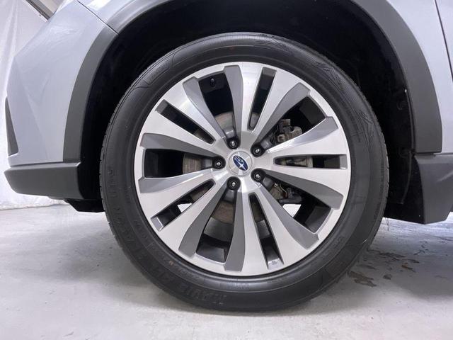 Photo of 2022 Ice Silver Metallic Subaru Ascent