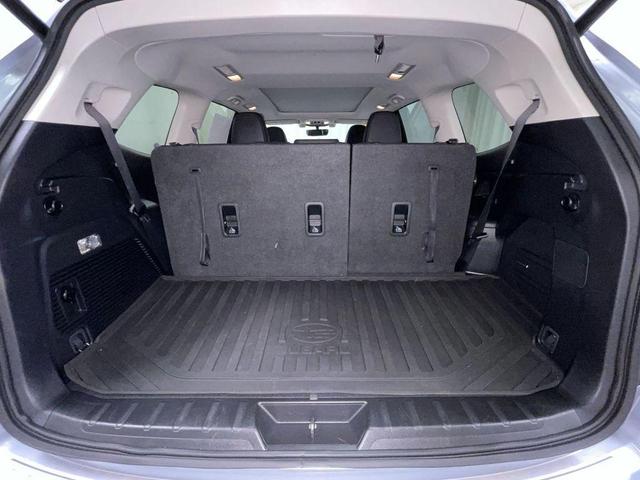 Photo of 2022 Ice Silver Metallic Subaru Ascent