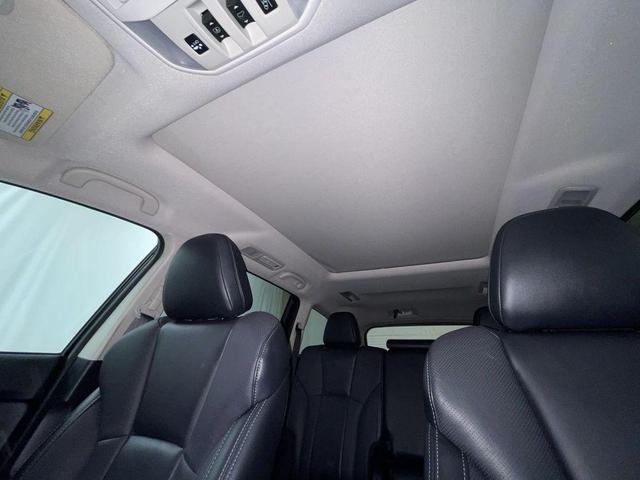 Photo of 2022 Ice Silver Metallic Subaru Ascent