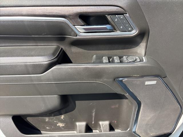 Photo of 2024 Summit White Chevrolet Silverado 2500