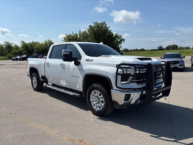 Photo of 2024 Summit White Chevrolet Silverado 2500