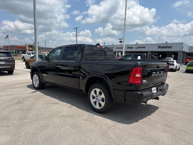 Photo of 2025 Diamond Black Crystal Pearlcoat RAM 1500
