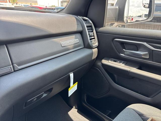 Photo of 2025 Diamond Black Crystal Pearlcoat RAM 1500
