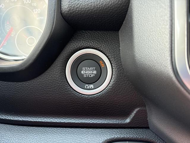 Photo of 2025 Diamond Black Crystal Pearlcoat RAM 1500