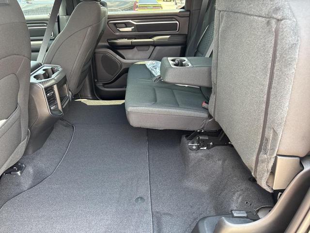 Photo of 2025 Diamond Black Crystal Pearlcoat RAM 1500