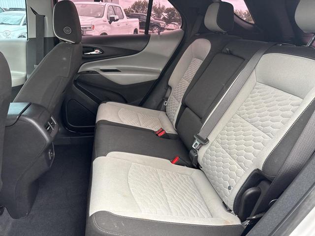 Photo of 2021 Silver Ice Metallic Chevrolet Equinox