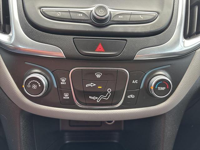 Photo of 2021 Silver Ice Metallic Chevrolet Equinox