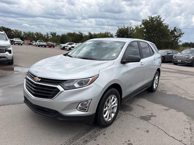 Photo of 2021 Silver Ice Metallic Chevrolet Equinox
