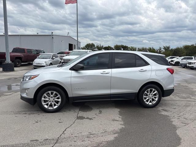 Photo of 2021 Silver Ice Metallic Chevrolet Equinox