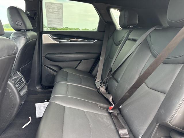 Photo of 2023 Crystal White Tricoat Cadillac XT5