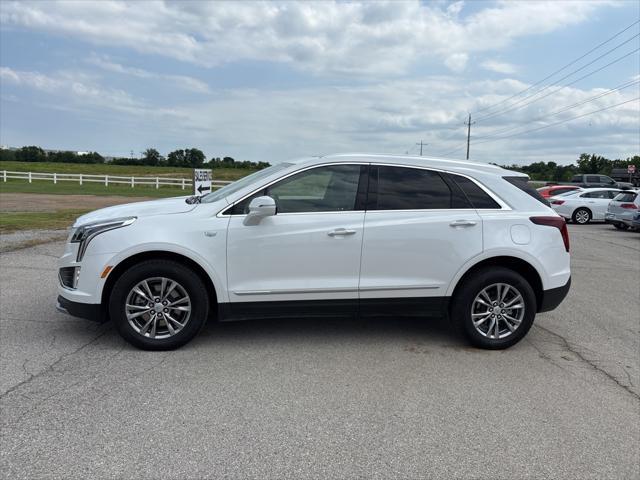 Photo of 2023 Crystal White Tricoat Cadillac XT5