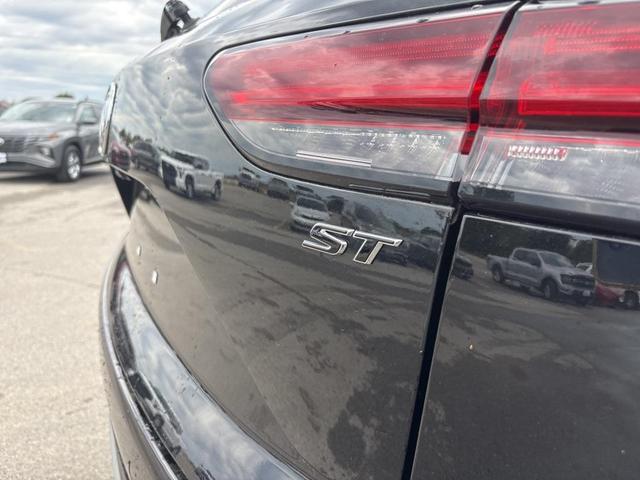 Photo of 2023 Ebony Twilight Metallic Buick Envision