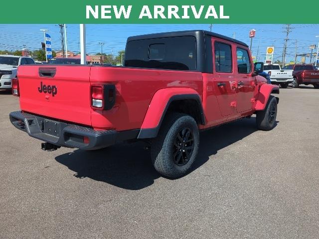 Photo of 2022 Firecracker Red Clearcoat Jeep Gladiator