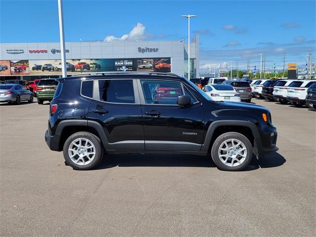 Photo of 2022 Black Clearcoat Jeep Renegade