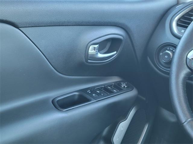 Photo of 2022 Black Clearcoat Jeep Renegade