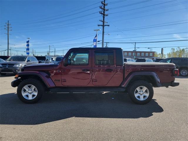 Photo of 2022 Snazzberry Pearlcoat Jeep Gladiator