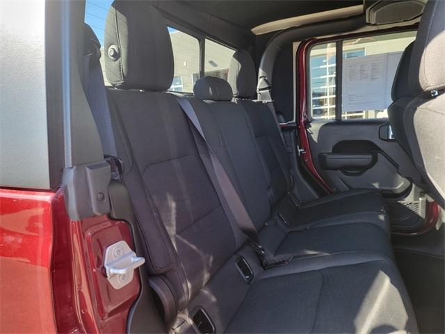 Photo of 2022 Snazzberry Pearlcoat Jeep Gladiator