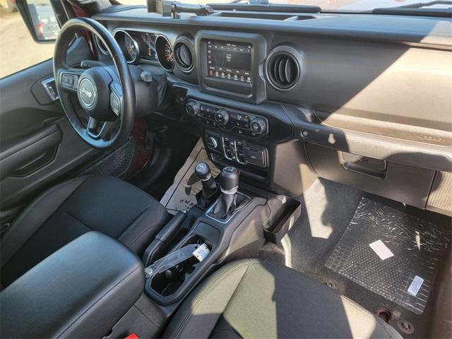 Photo of 2022 Snazzberry Pearlcoat Jeep Gladiator