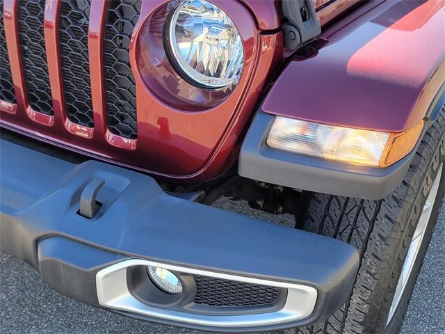 Photo of 2022 Snazzberry Pearlcoat Jeep Gladiator