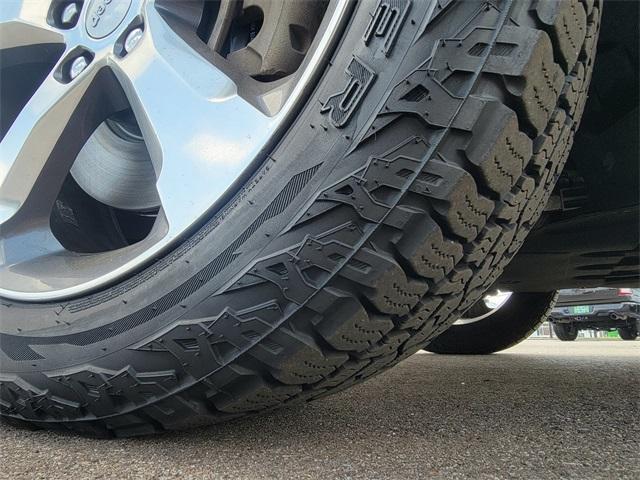 Photo of 2021 Diamond Black Jeep Grand Cherokee L