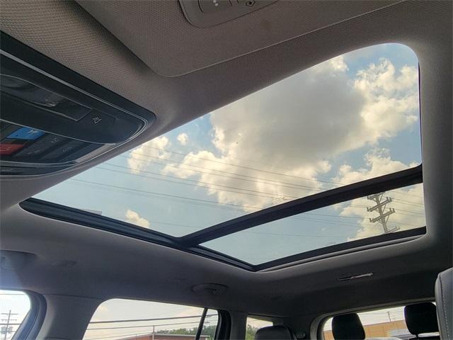 Photo of 2021 Diamond Black Jeep Grand Cherokee L