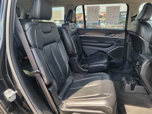 Photo of 2021 Diamond Black Jeep Grand Cherokee L