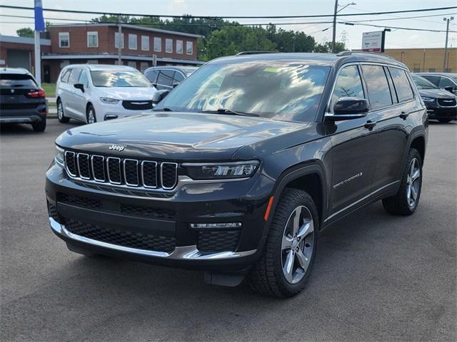 Photo of 2021 Diamond Black Jeep Grand Cherokee L
