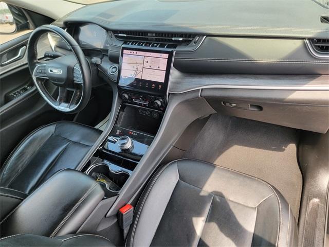 Photo of 2021 Diamond Black Jeep Grand Cherokee L