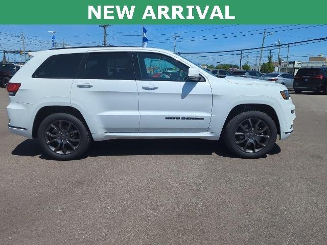 Photo of 2020 Bright White Clearcoat Jeep Grand Cherokee