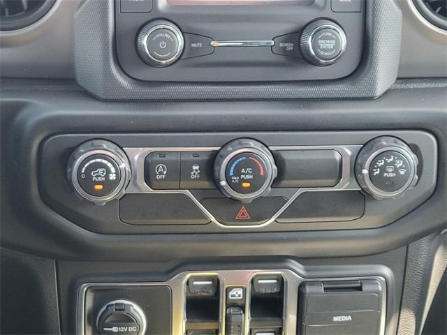 Photo of 2020 Bikini Pearlcoat Jeep Wrangler Unlimited