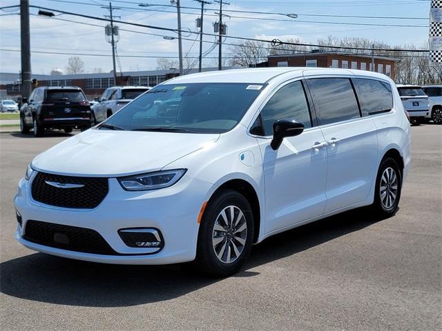 Photo of 2025 Bright White Clearcoat Chrysler Pacifica Hybrid