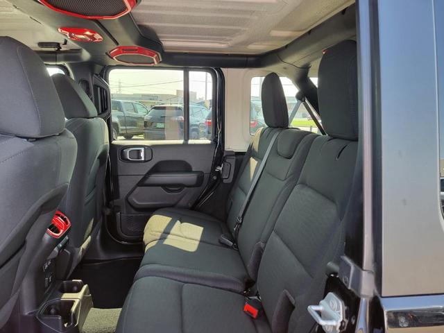 Photo of 2020 Black Clearcoat Jeep Wrangler Unlimited