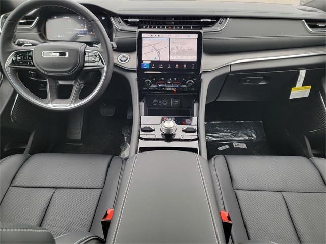 Photo of 2025 Diamond Black Jeep Grand Cherokee