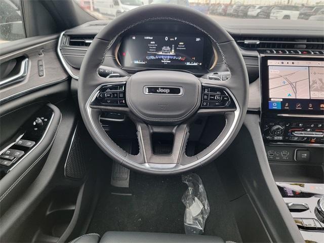 Photo of 2025 Diamond Black Jeep Grand Cherokee