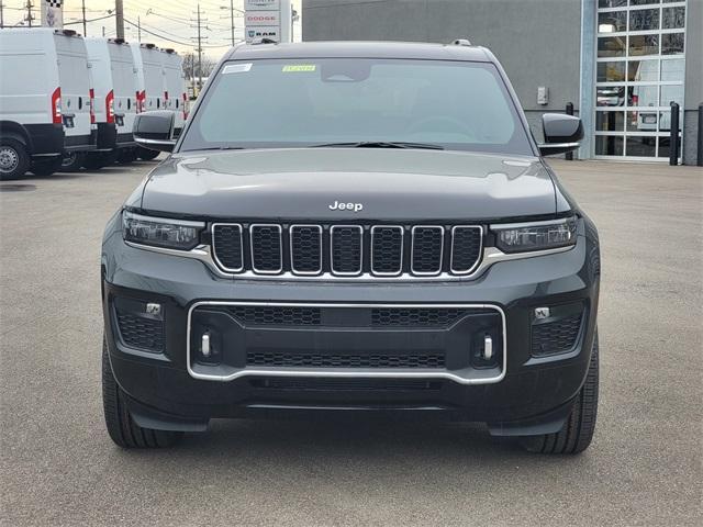 Photo of 2025 Diamond Black Jeep Grand Cherokee
