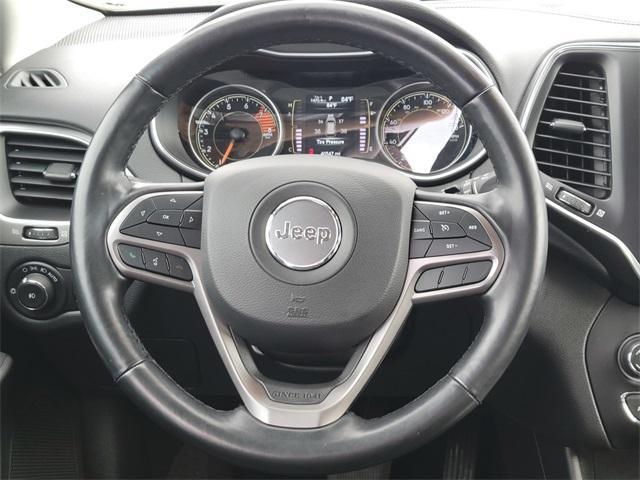 Photo of 2021 Bright White Clearcoat Jeep Cherokee