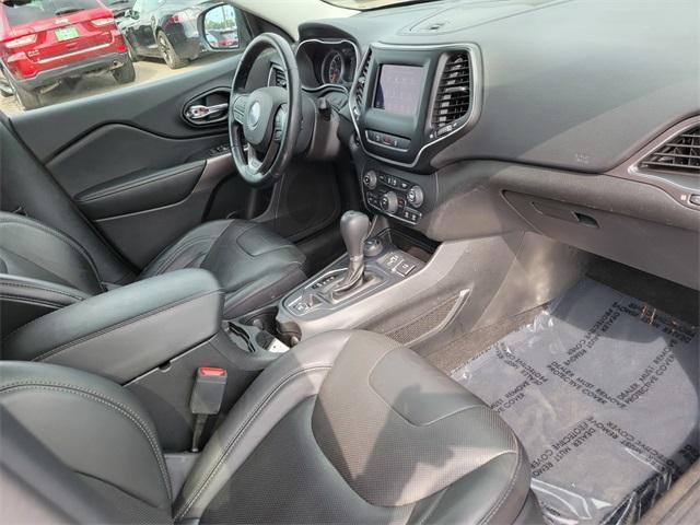 Photo of 2021 Bright White Clearcoat Jeep Cherokee