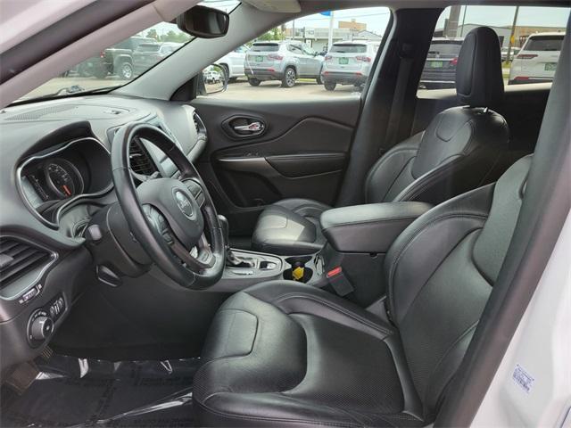 Photo of 2021 Bright White Clearcoat Jeep Cherokee