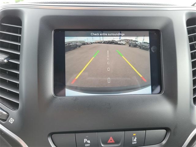 Photo of 2021 Bright White Clearcoat Jeep Cherokee